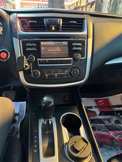 نيسان ألتيما